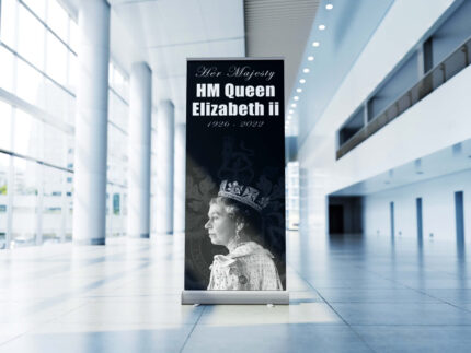 Elizabeth II Memorial Queen Roller Stand – S3